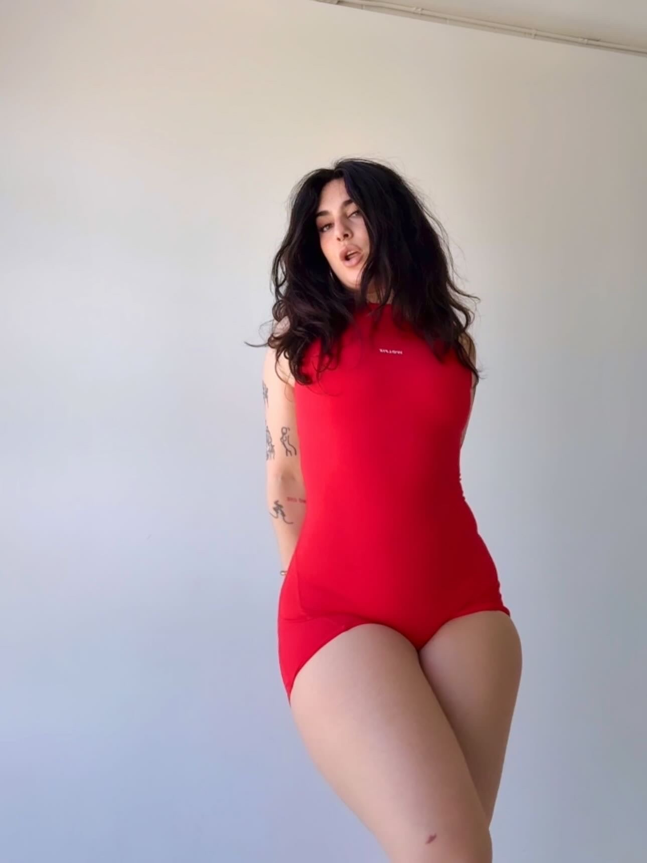 25’ NEW OCTOBER NEW BODYSUIT