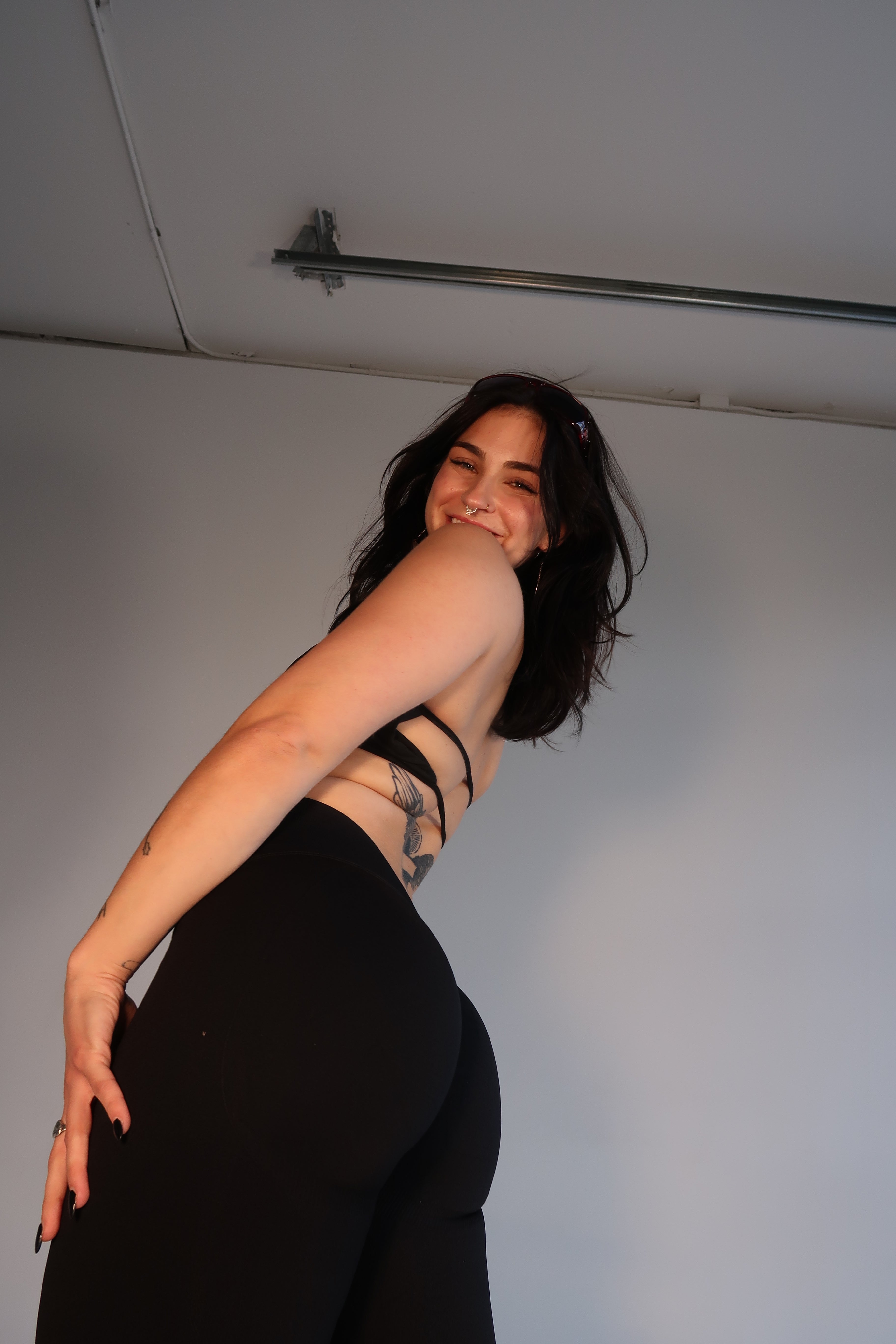 26’ V CUT SCRUNCH LEGGINGS