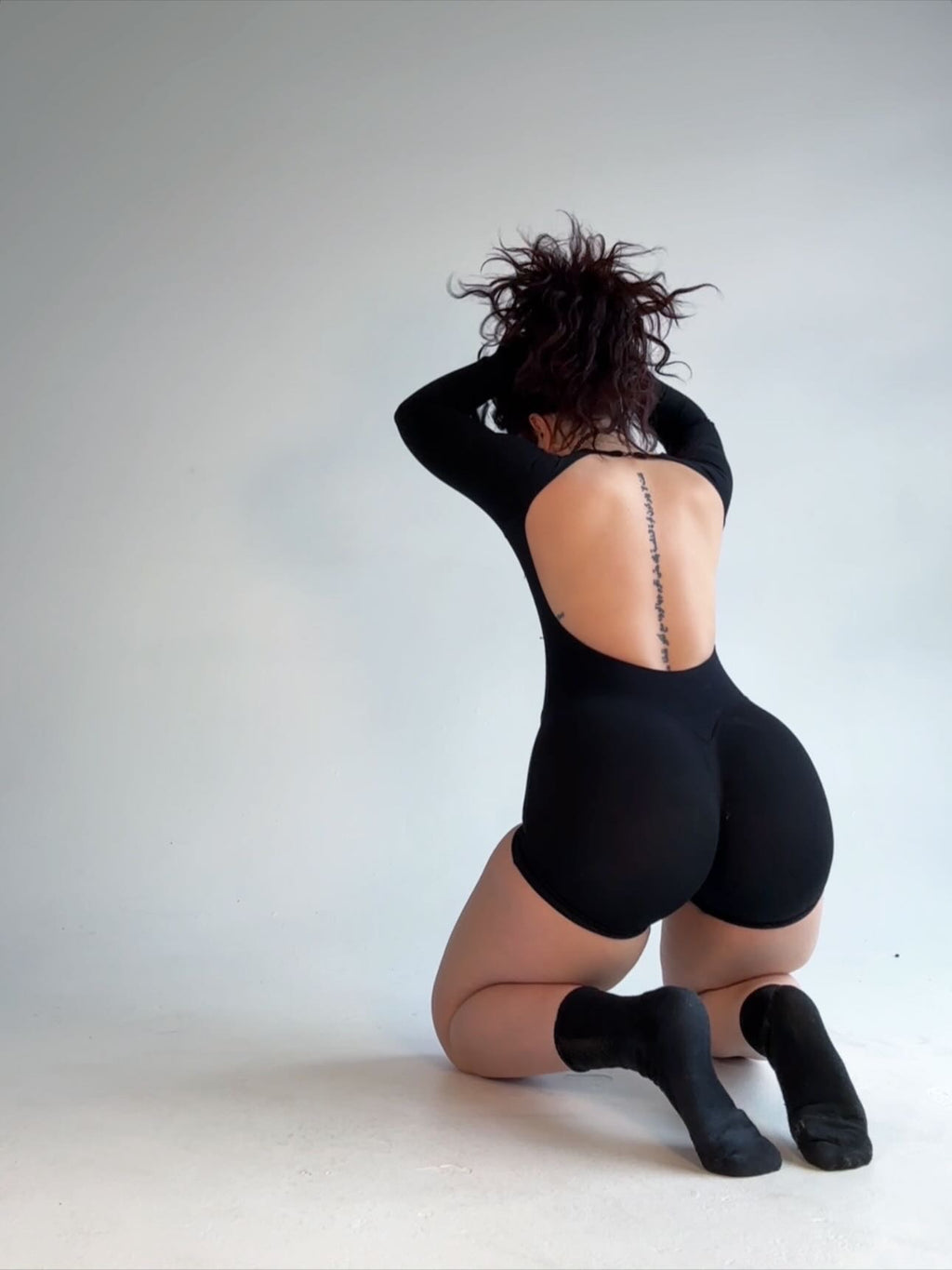 26’ LONGSLEEVE BODYSUIT